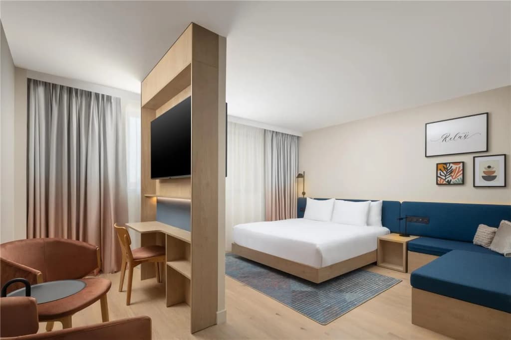 Hampton By Hilton Paris Charles De Gaulle Airport - Miniature 6
