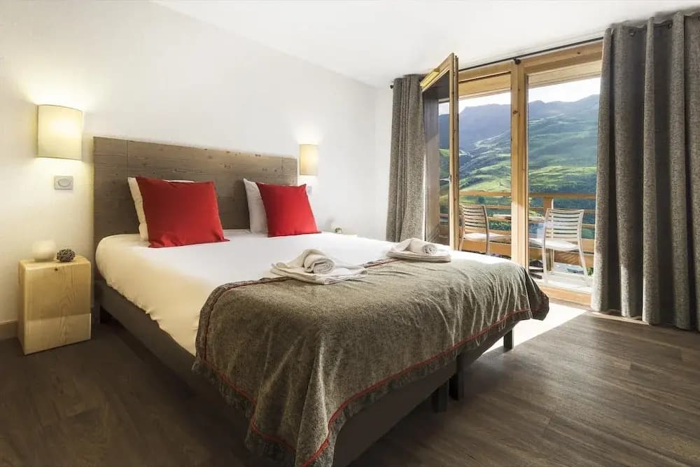 Apartment in Les Menuires With Spa Access - Photo 3