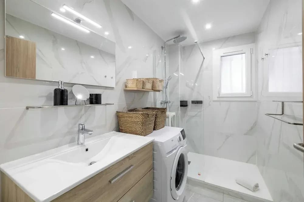 Charming Apartment With Large Terrace - Photo 4