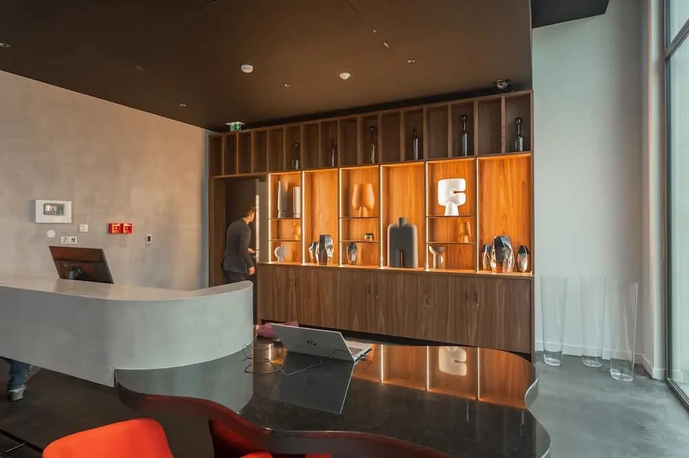 The Ruck Hotel - Photo 2