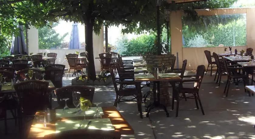 Auberge de la Table Ronde - Photo 5