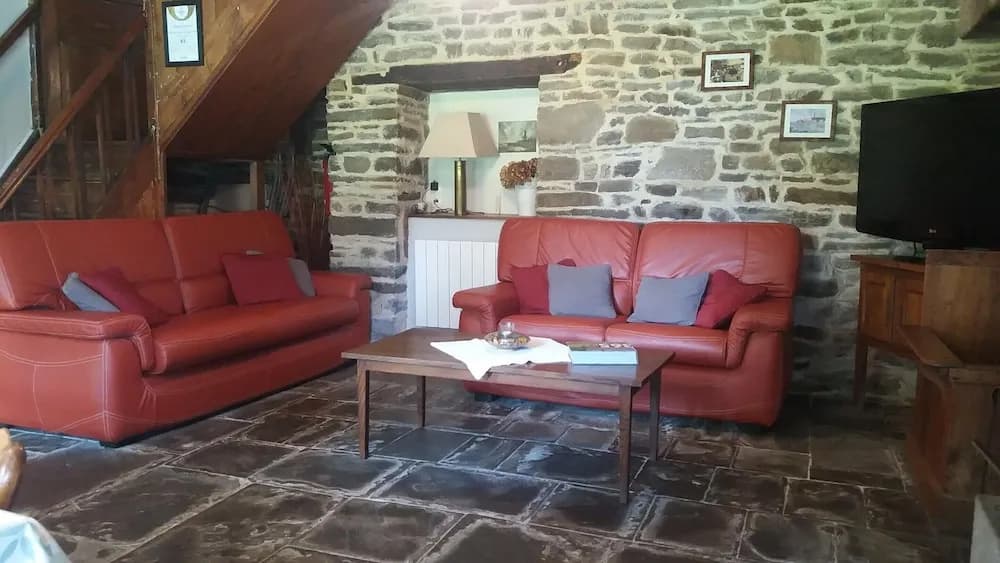 Alluring Holiday Home With Fenced Garden, Barbecue - Photo 1