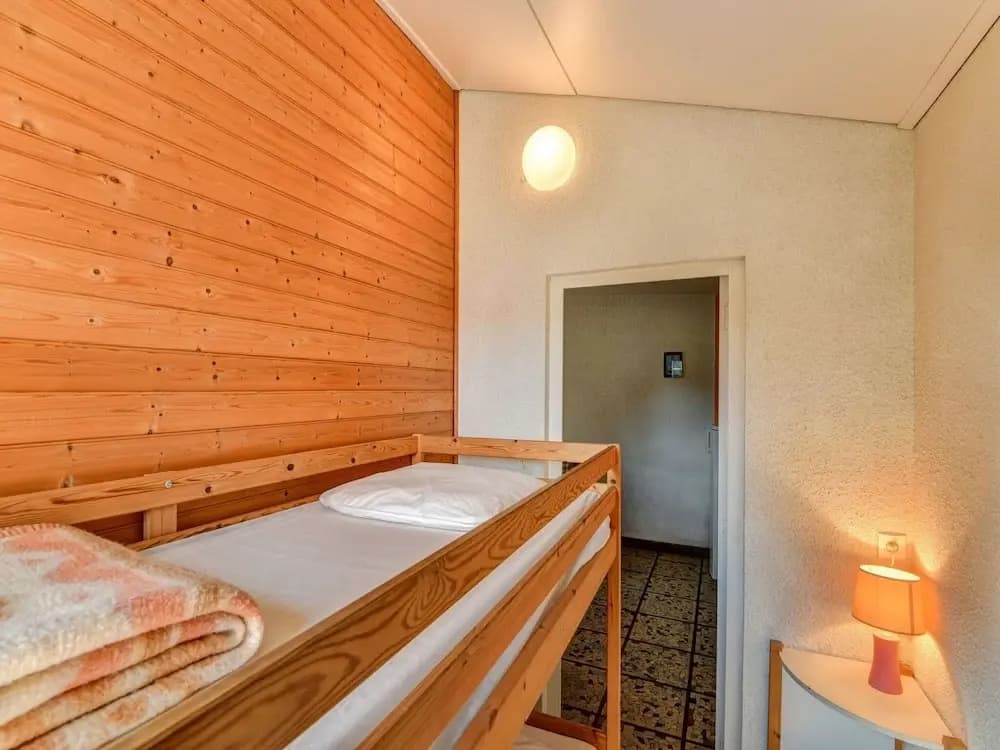 Cottage With Swimming Pool and Activities - Photo 2
