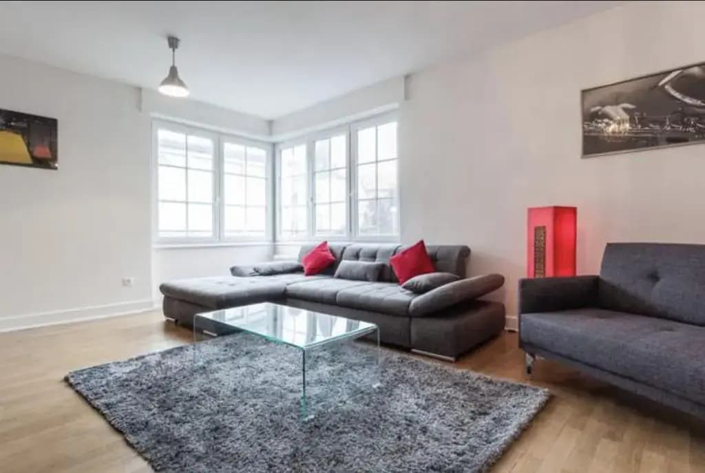 Charmant appartement avec terrasse dans villa - Photo 2