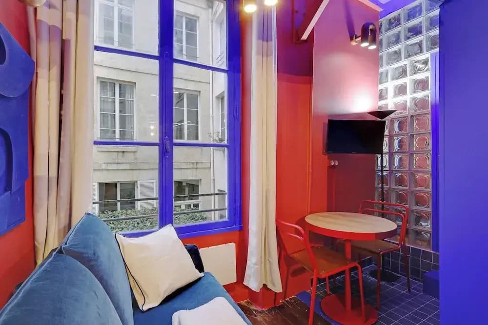 Cosy, Colourful Studio for 2 - Heart of "marais" - Photo 3