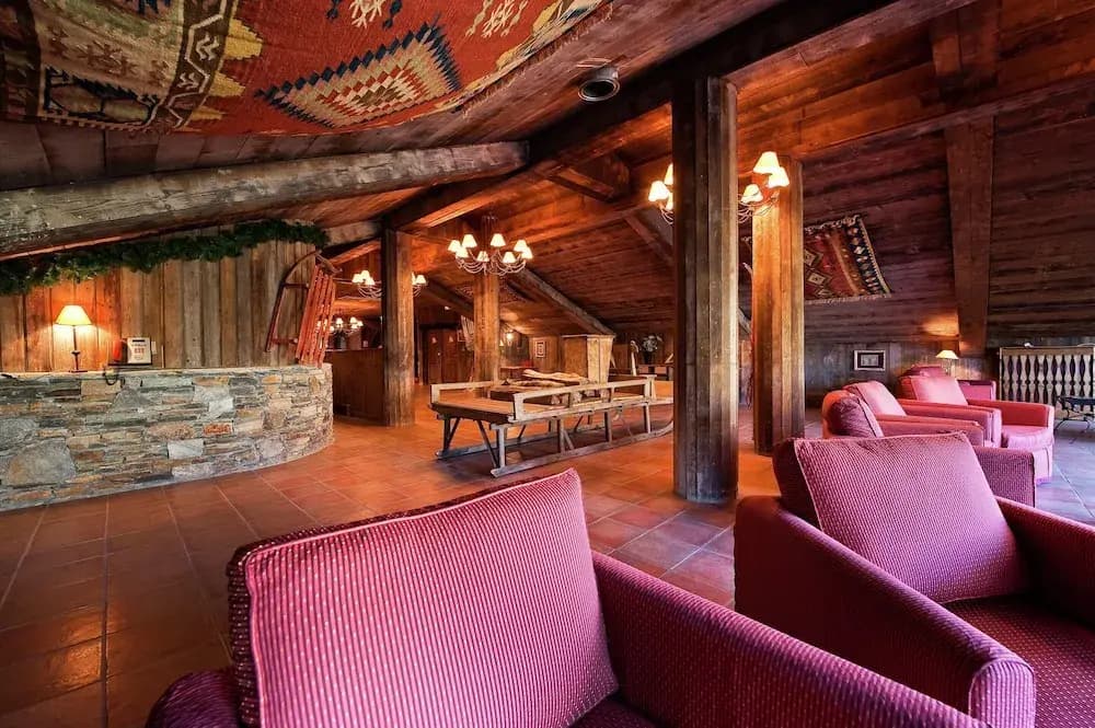 Chalet in Paradiski With Stunning Ski Views - Photo 1