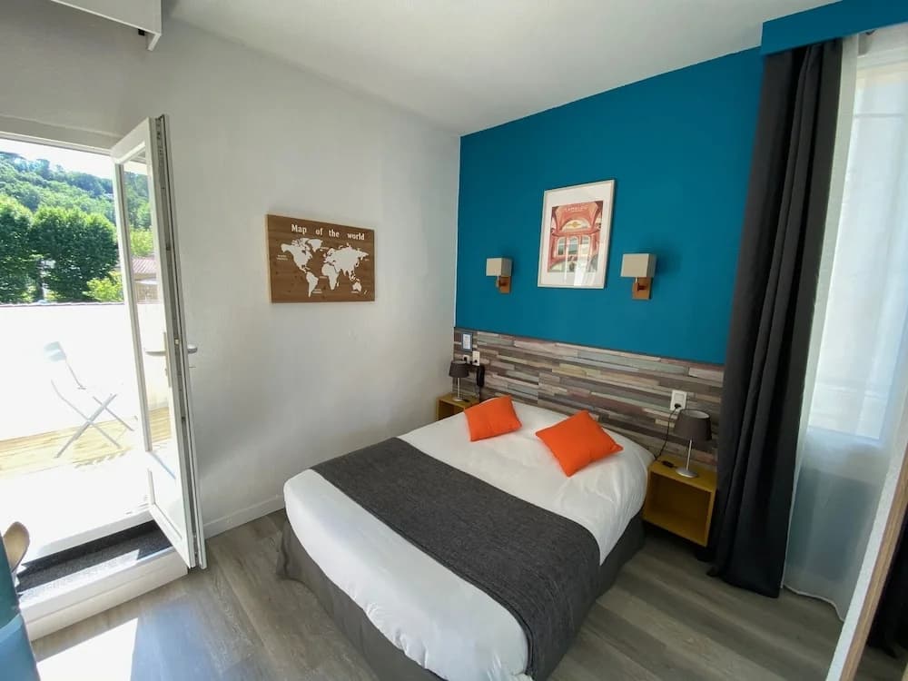 Rev Hotel - Photo 5