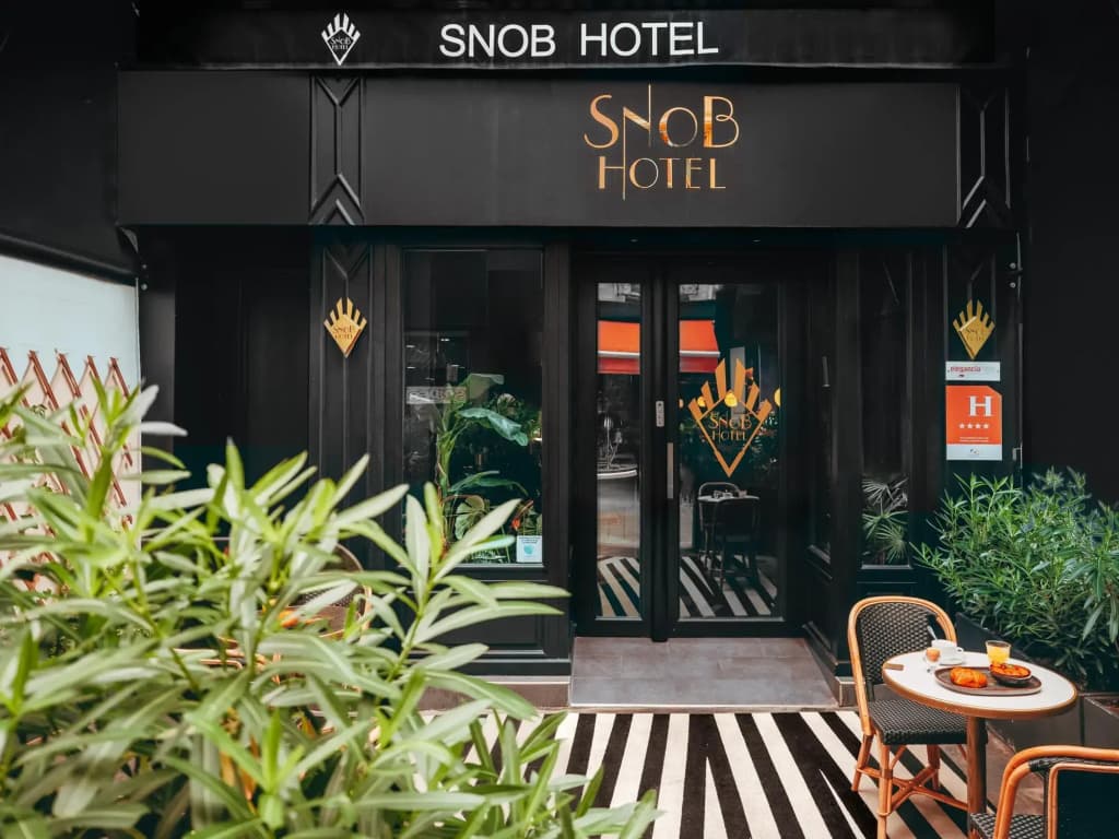 Snob Hotel - Photo 1