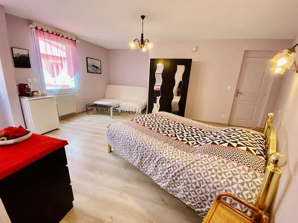 Reims Sherpa Guest House - Photo 4