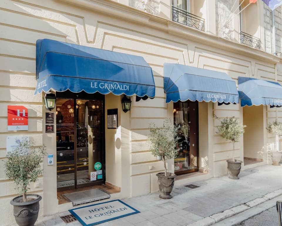 Hôtel Le Grimaldi by Happyculture - Photo 1