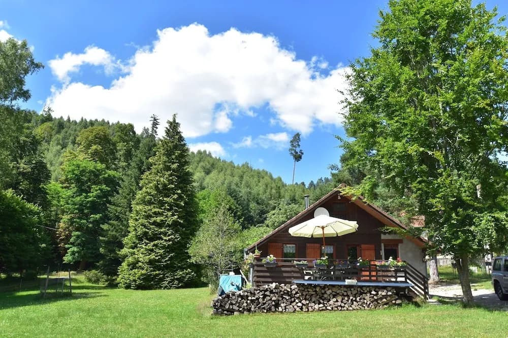 Quiet Chalet With Garden - Photo 3