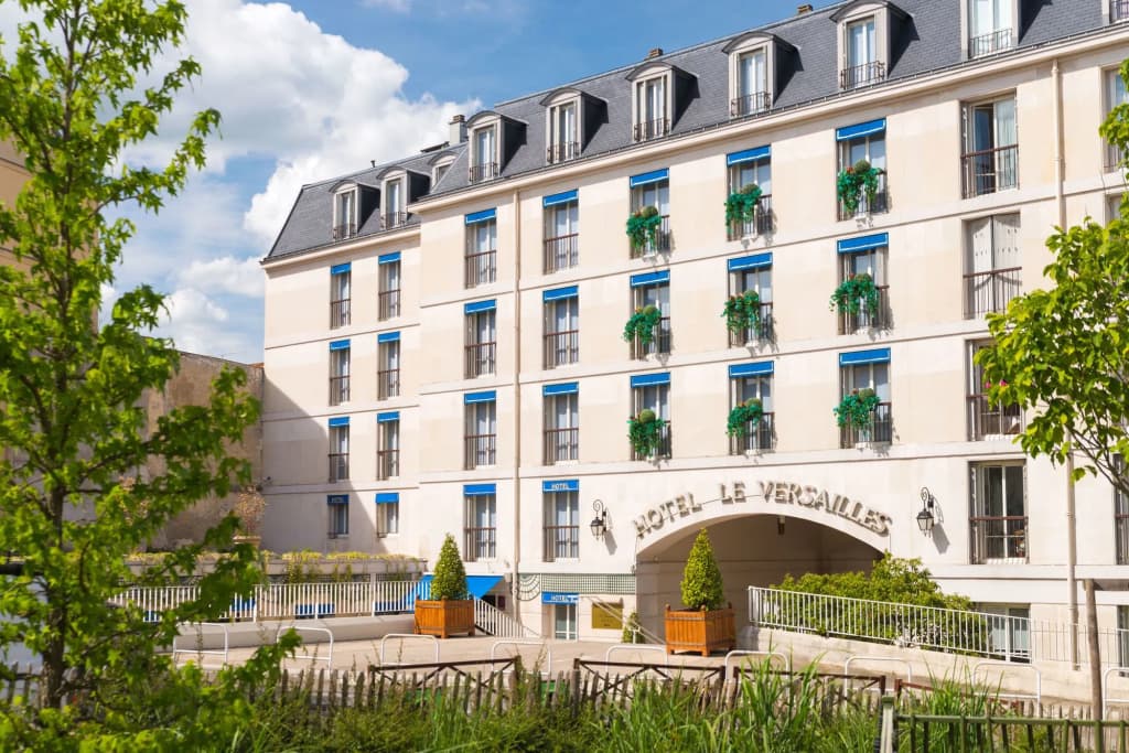 Hotel Le Versailles - Photo 1