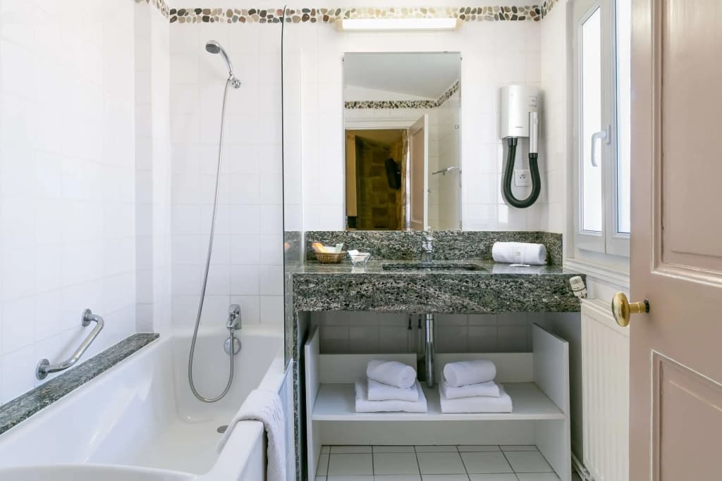 Best Western Hotel Le Guilhem - Miniature 8
