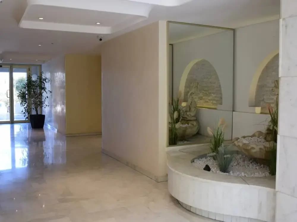 Sea View in Golfe-juan Near Cannes Beach - Photo 2