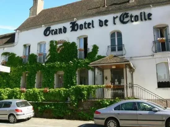Grand Hotel de l'étoile - Photo 1