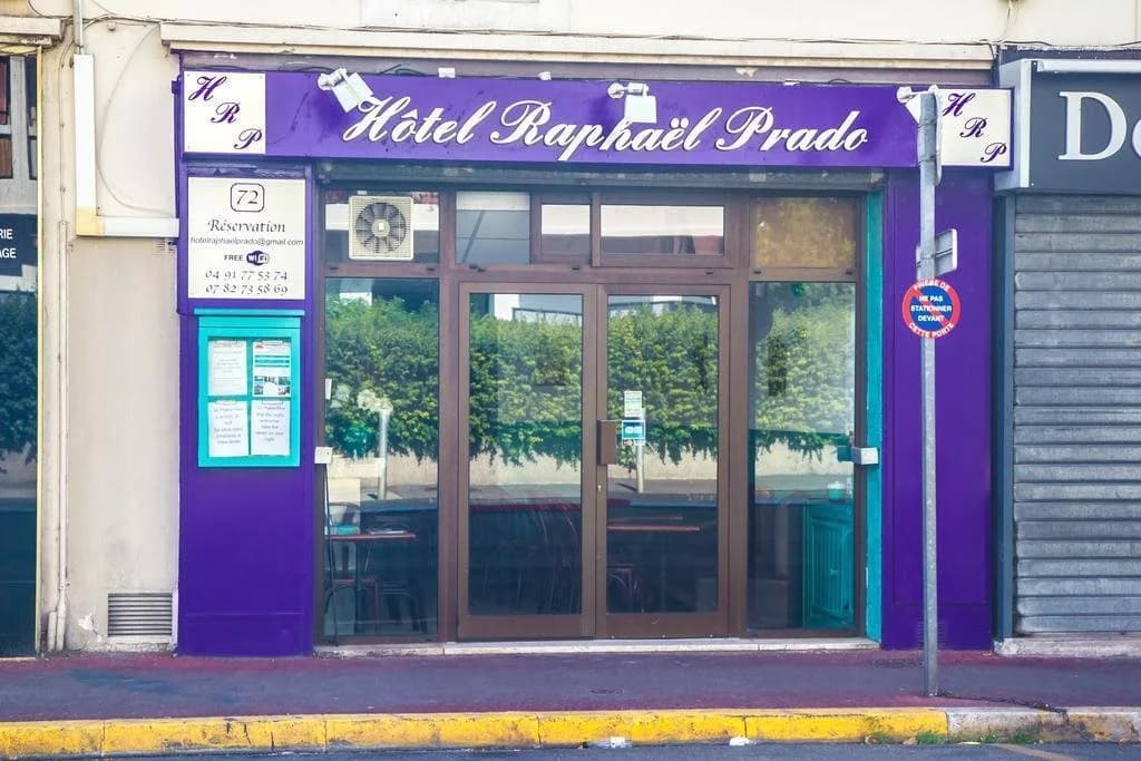 Hotel Raphael Prado - Photo 1