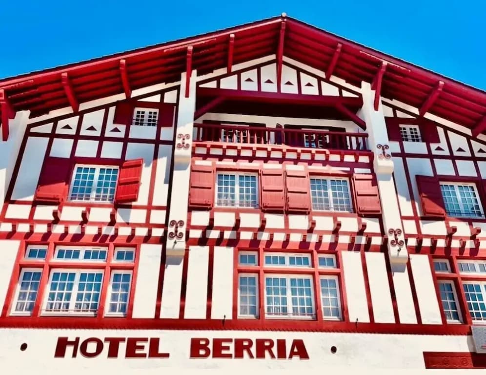 Hôtel Berria - Photo 1