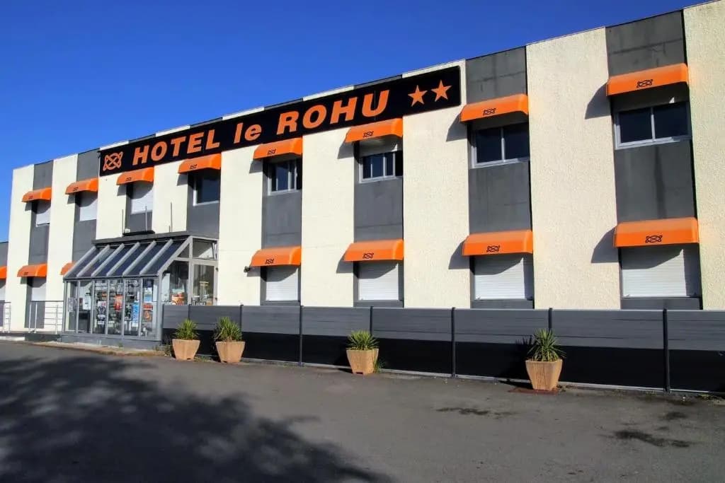 Hôtel Le Rohu - Photo 1