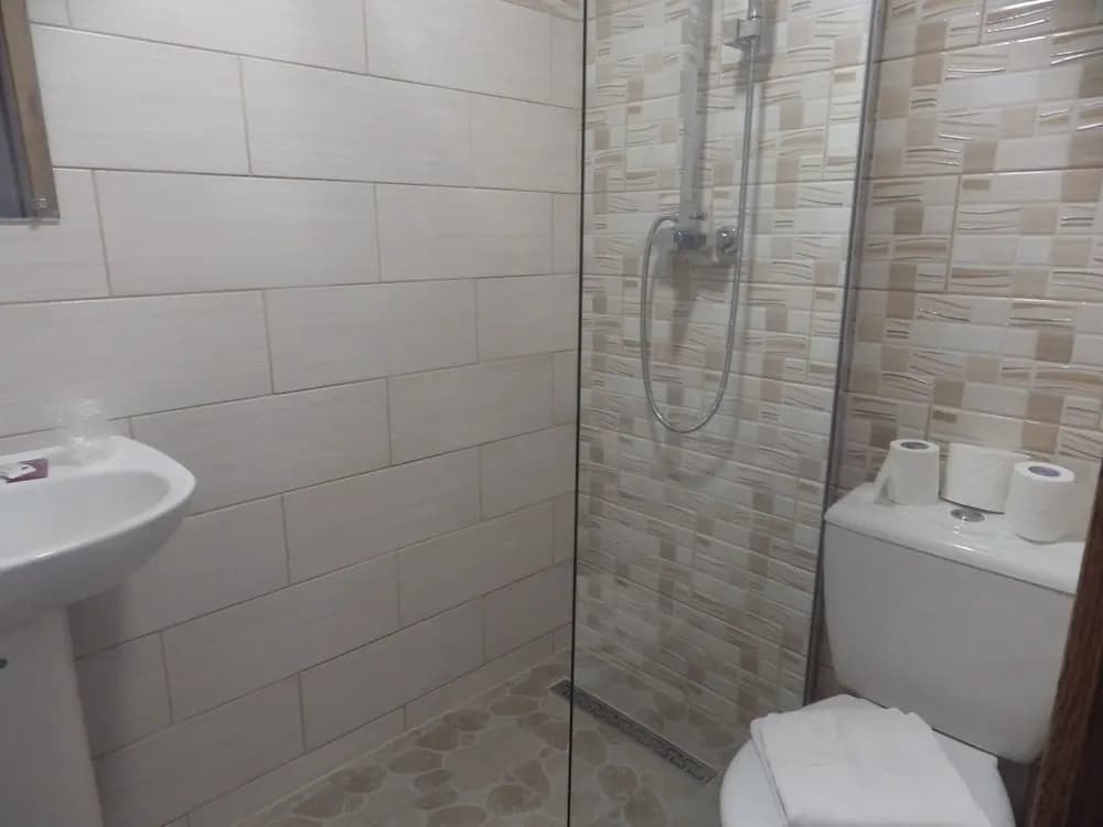Brit Hotel Toulon - La Valette - Miniature 8
