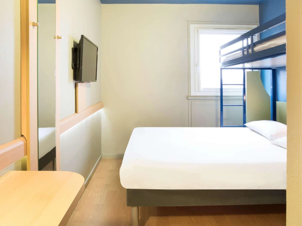 ibis budget Thonon Les Bains - Photo 4