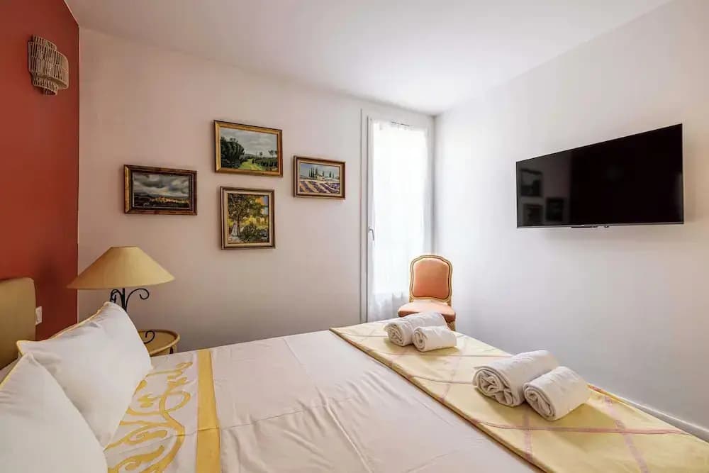 Splendid Flat in the Heart of Saint-tropez With Parking - 2br/4p - Photo 4