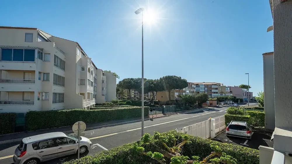 Apartment in Agde Near Beach & Heated Pool - Miniature 8