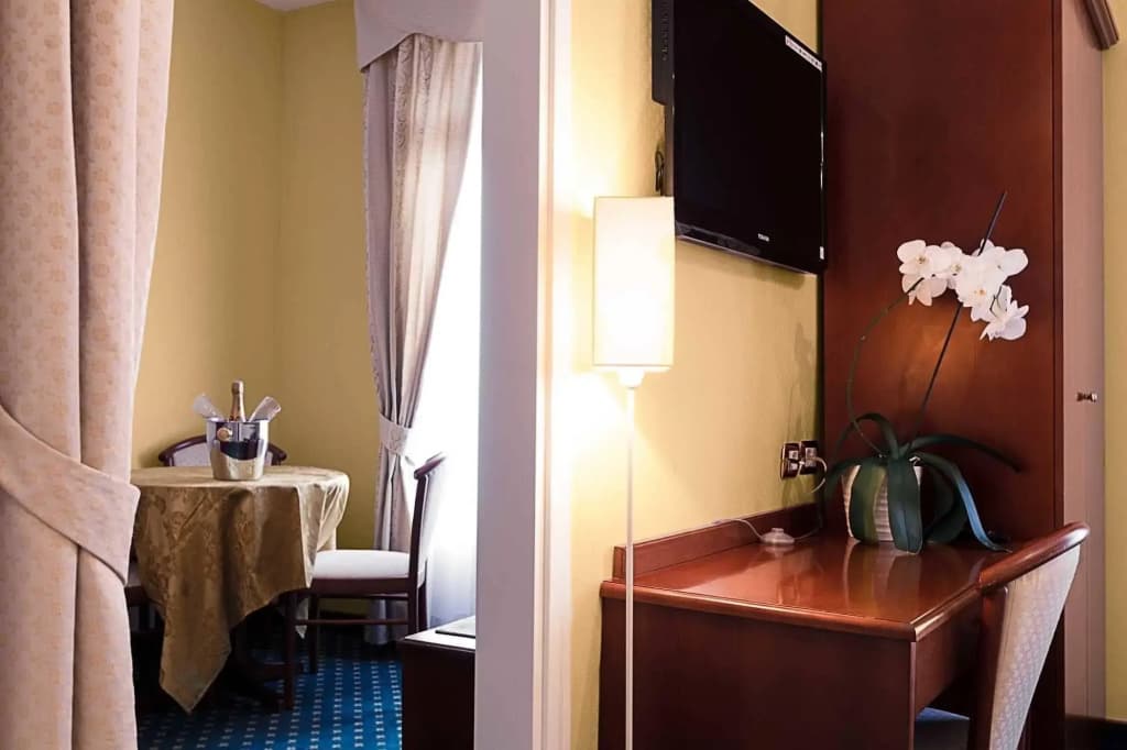 Hotel Olympia - Photo 5