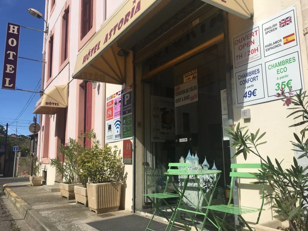Hôtel Astoria - Photo 1