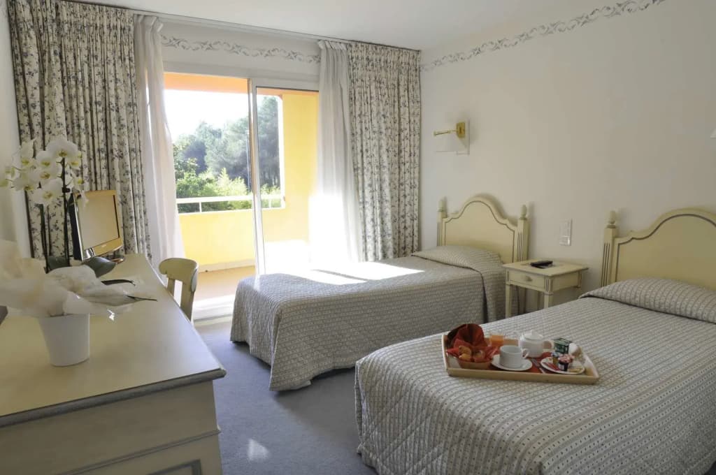 Hotel Omega - Photo 4