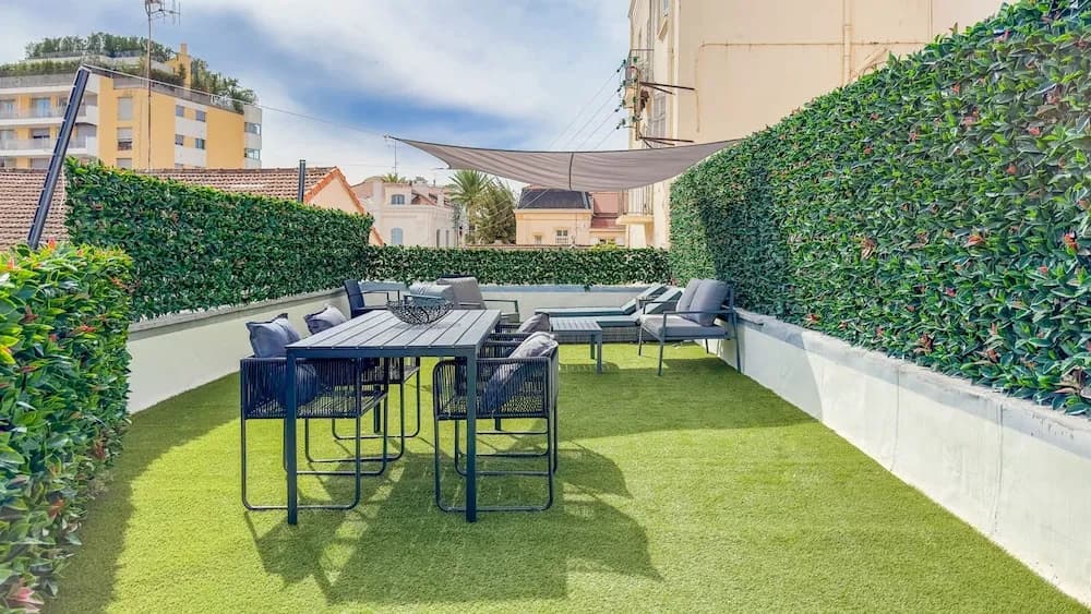 100 Le Riviera in Cannes - Photo 1