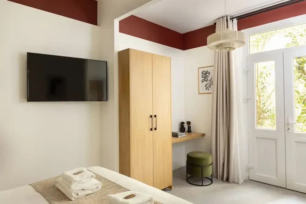 Elegance & Comfort With A/C in the Heart of 11th - Photo 5