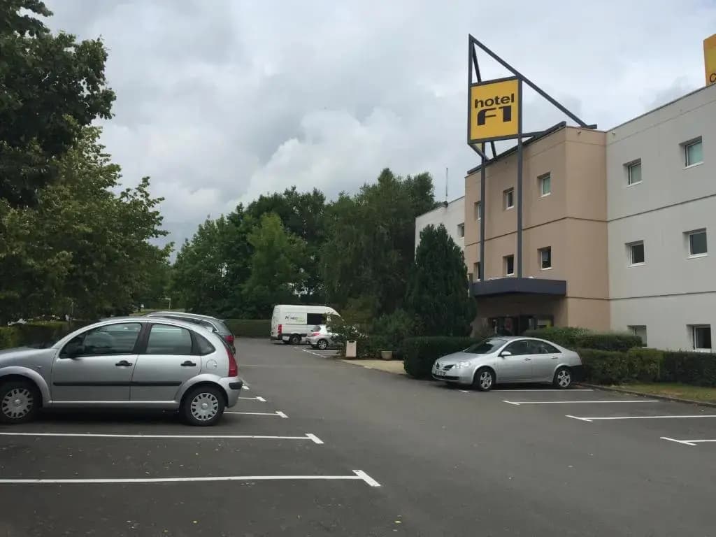 hotelF1 Fougï¿½res - Miniature 7