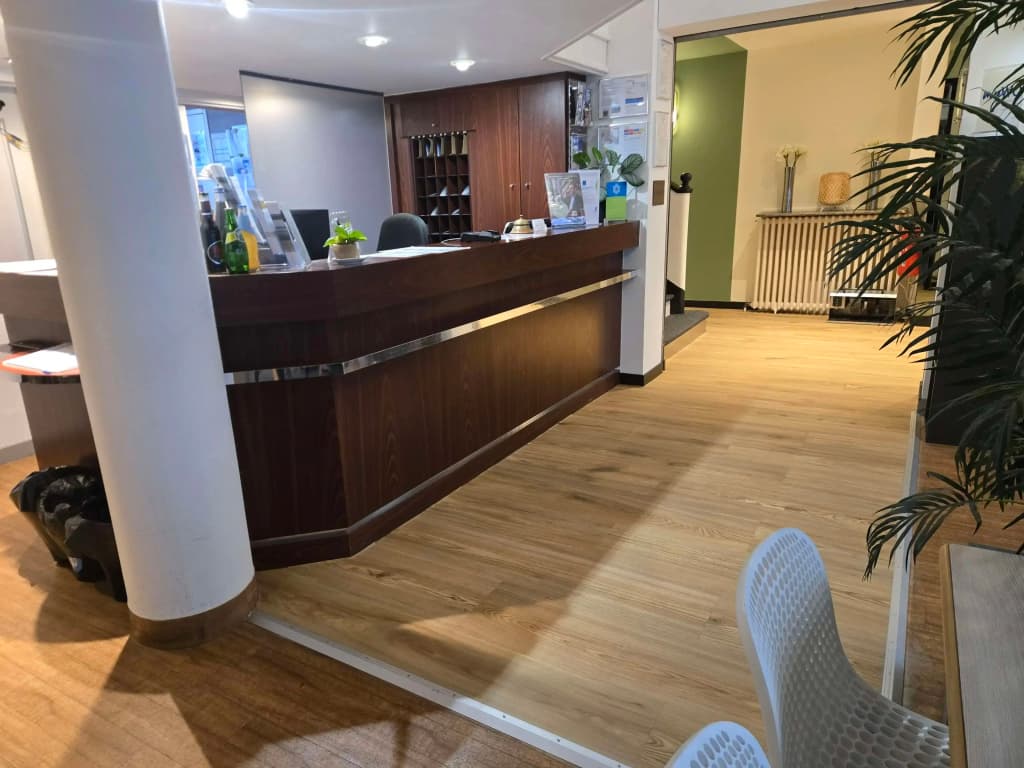 Sure Hotel by Best Western Lorient Centre - Photo 2