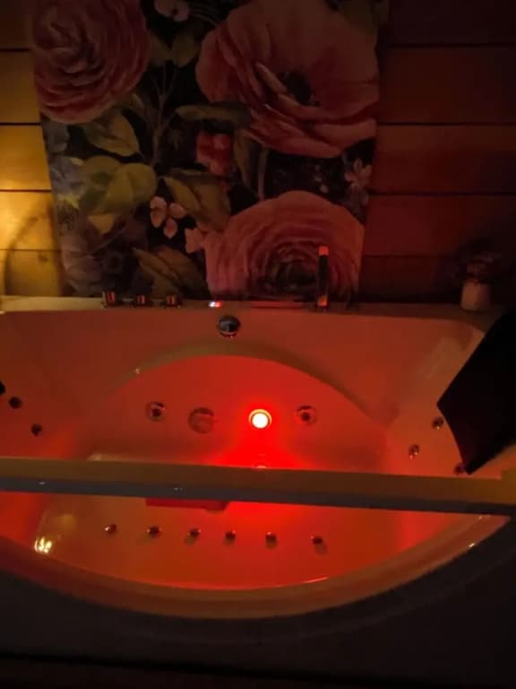 La cabane Romantique et sa balneotherapie - Miniature 6