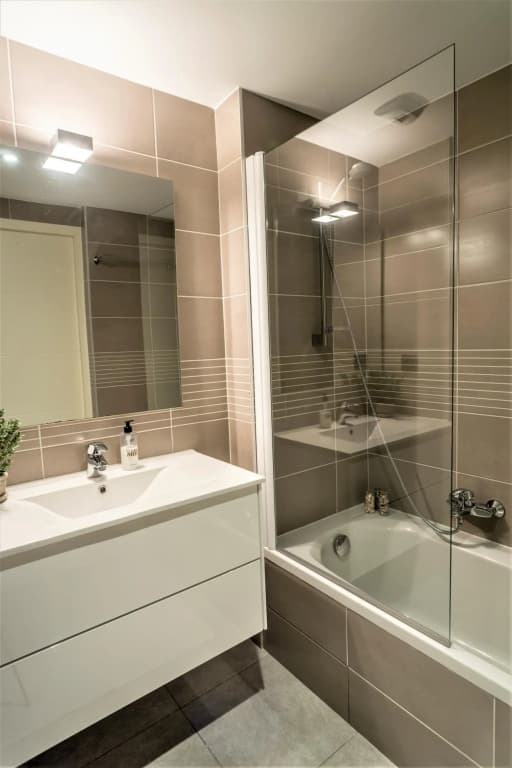 Modern 1 Bed Apartment in Prestigous Area of Cannes a Short Walk to the Croisette and the Palais - 1903 - Miniature 8