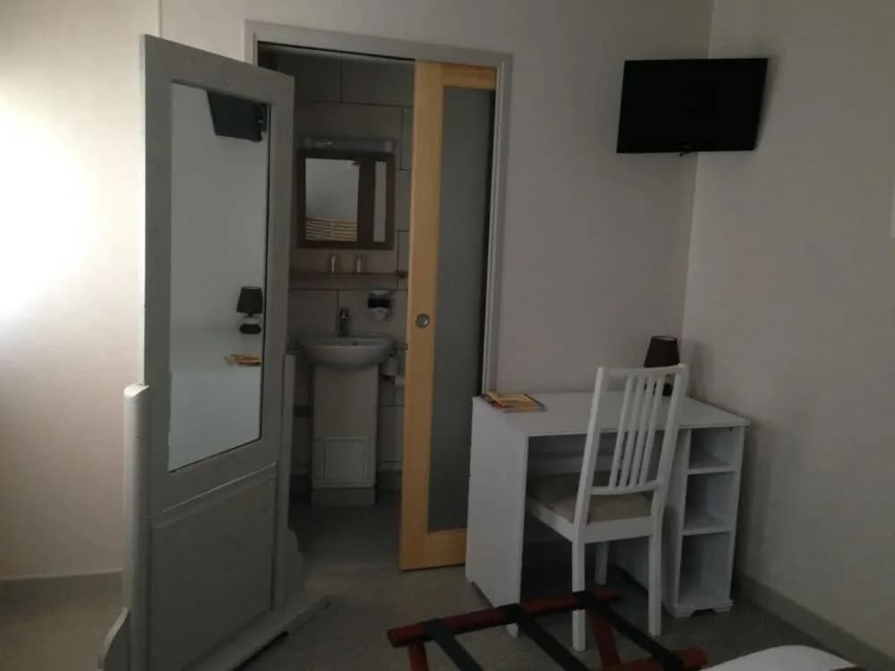 Hotel le Neptune - Photo 2