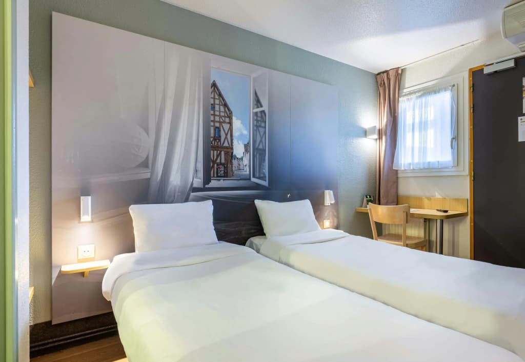 B&B HOTEL CHARTRES Le Forum (1) - Photo 3