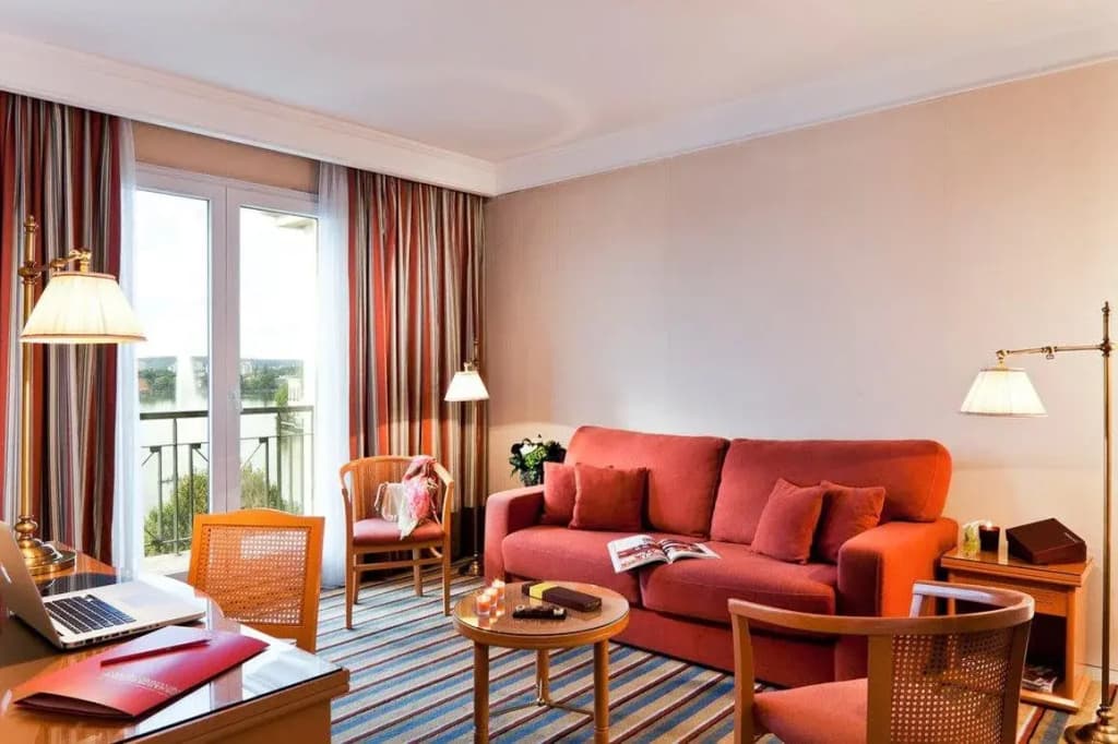 Hôtel Barrière l'Hôtel du Lac - Photo 5