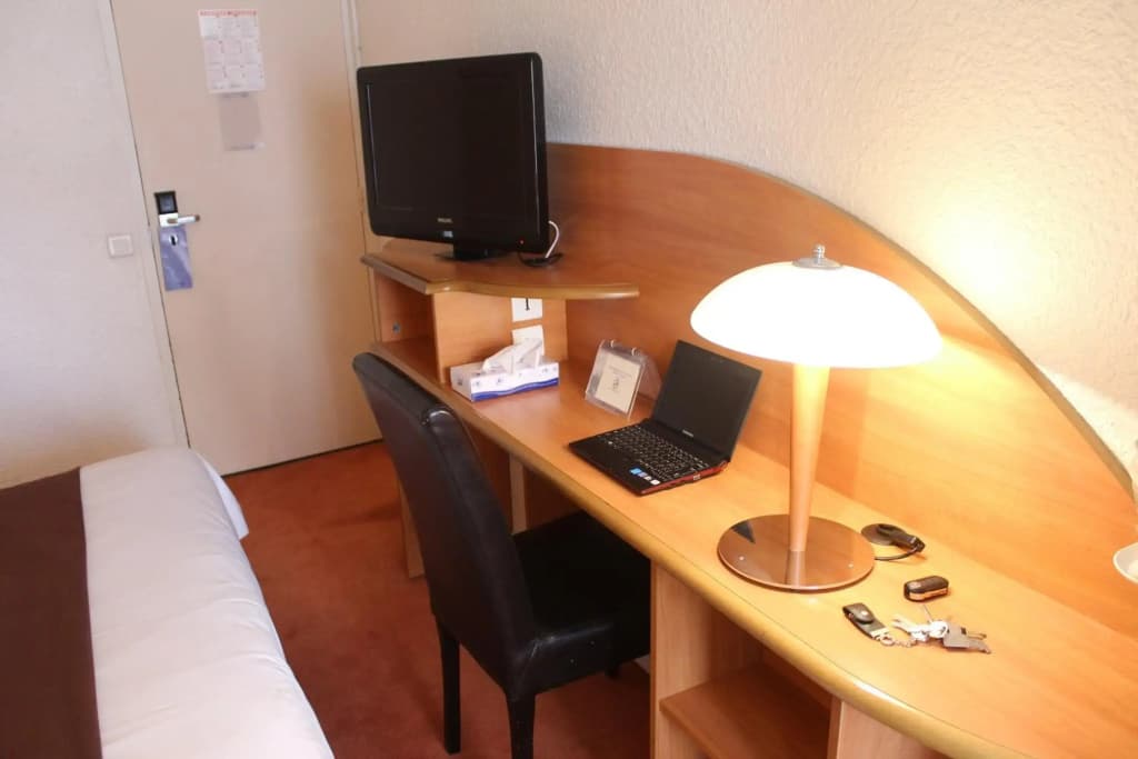 Central Hotel - Photo 5