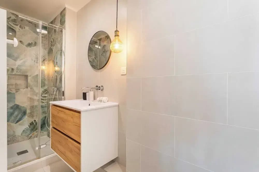 Charming 1 Bed/4floor Apartment Marseille Notre Dame Du Mont - Miniature 6