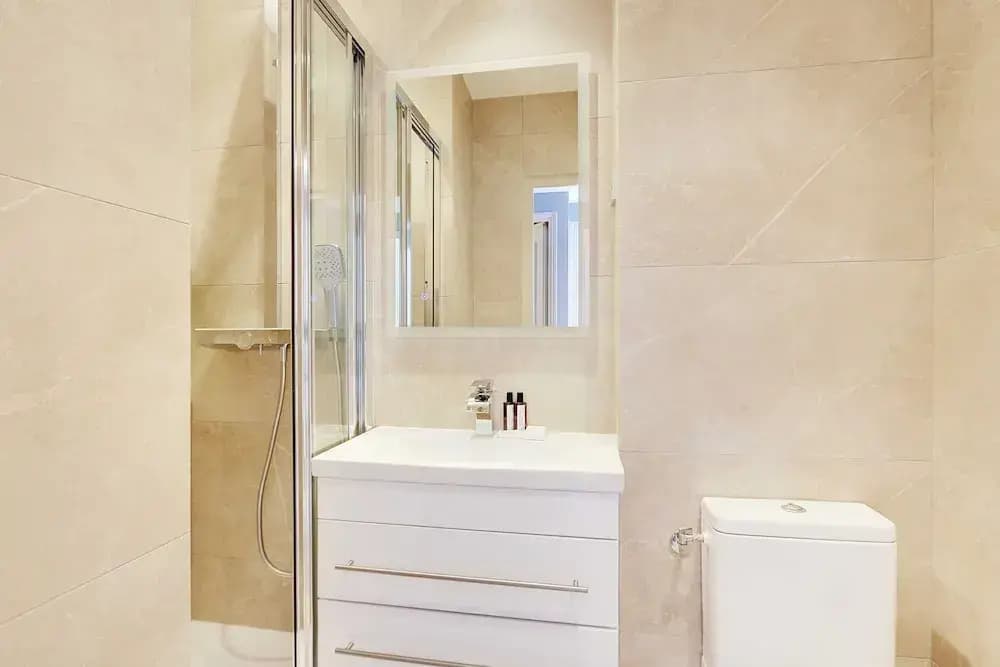 Modern Apartment With Balcony - 2br/6p- Roquette - Miniature 6