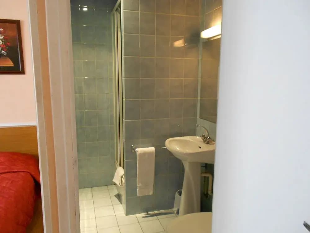 Central Hotel - Photo 5