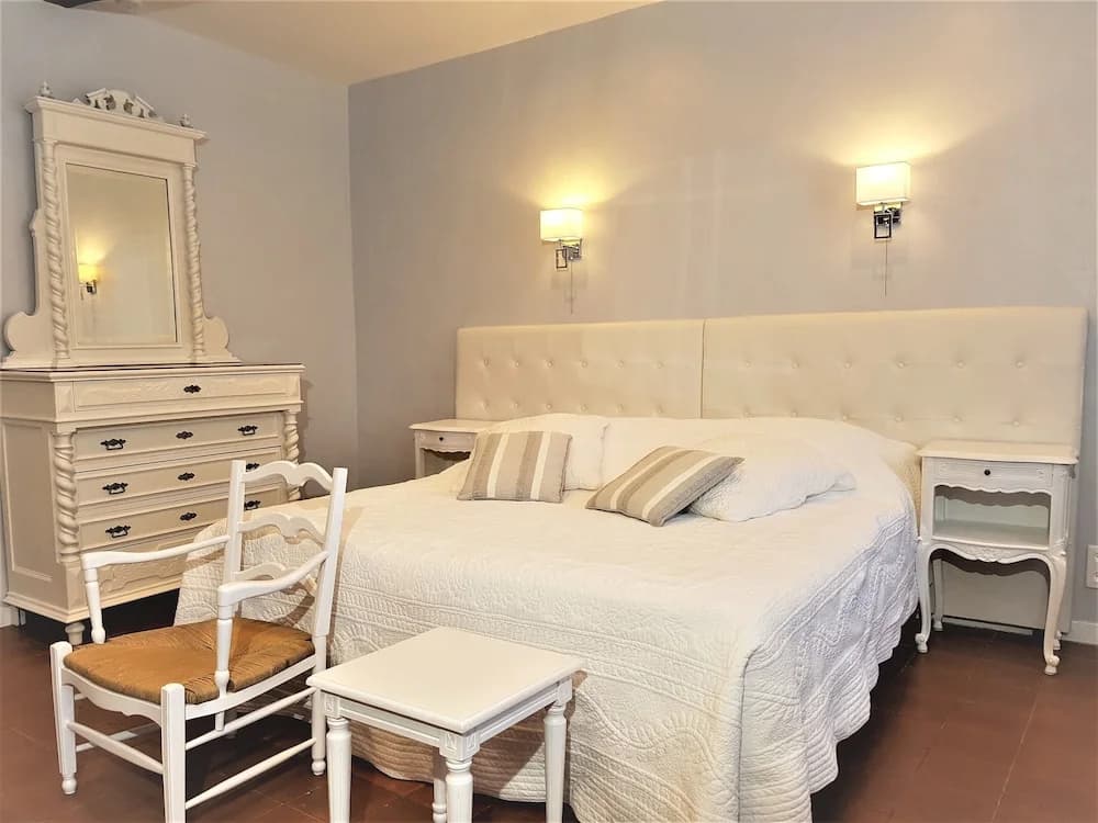 B&B With Charm - Quiet With Kitchen & sw Pool - Photo 3