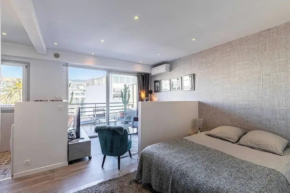 Magnificent Studio in the Center of Cannes / Terrace - 30m2 - Photo 2
