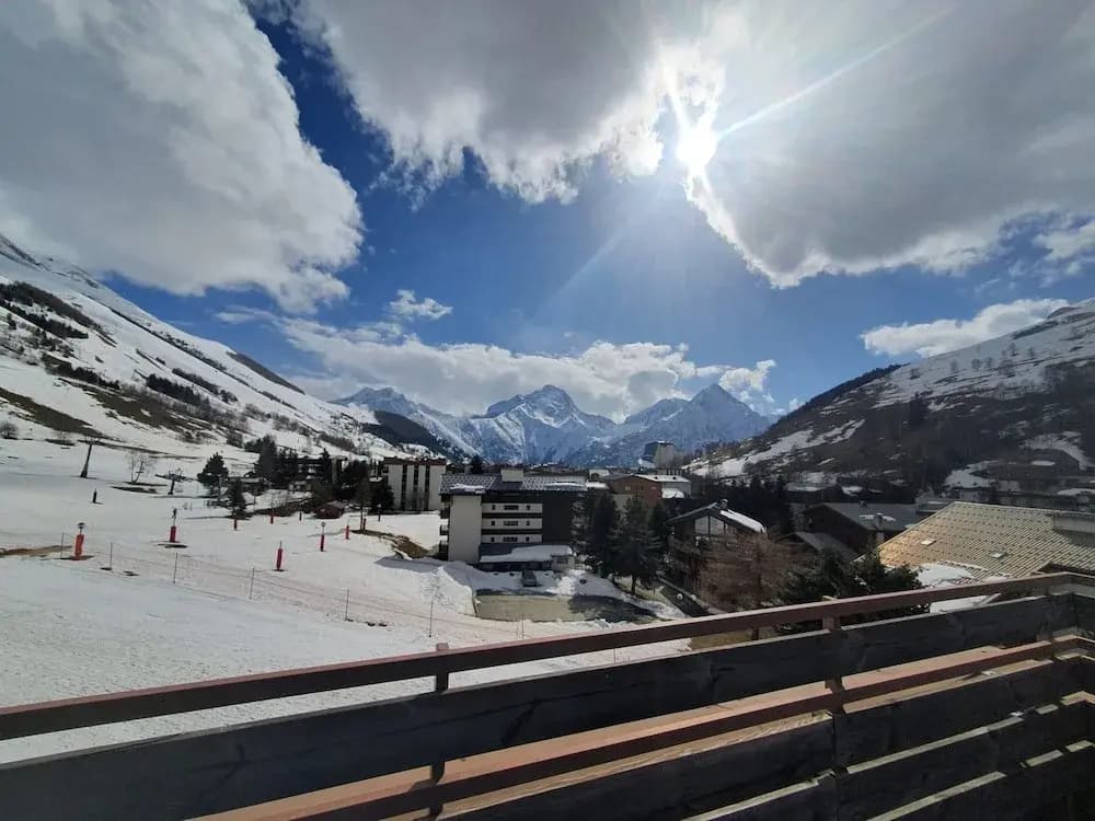 Cozy Alpine Escape Near Slopes - Miniature 8