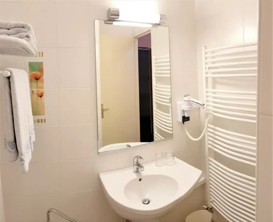 Hôtel Ambeille - Miniature 7