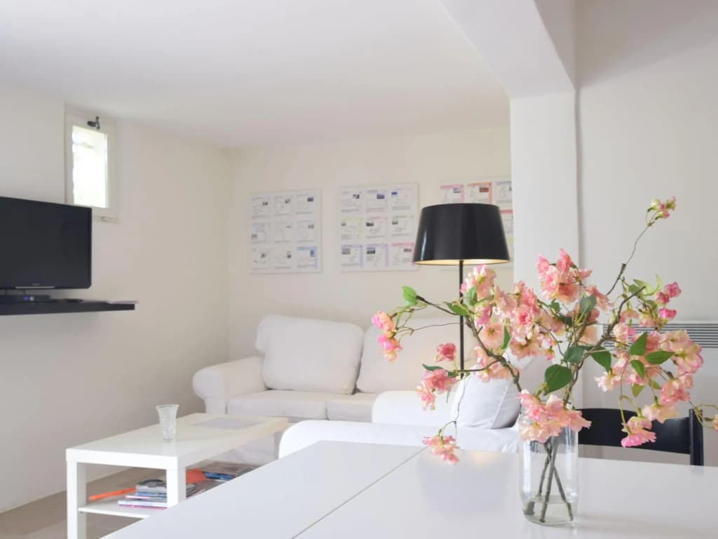 Modern Terrace Stay Montbrun - Photo 2