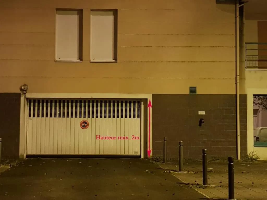 Le Pompidou T2 pour 2 à 4 pers avec parking privé & balcon Place Ney - Photo 1