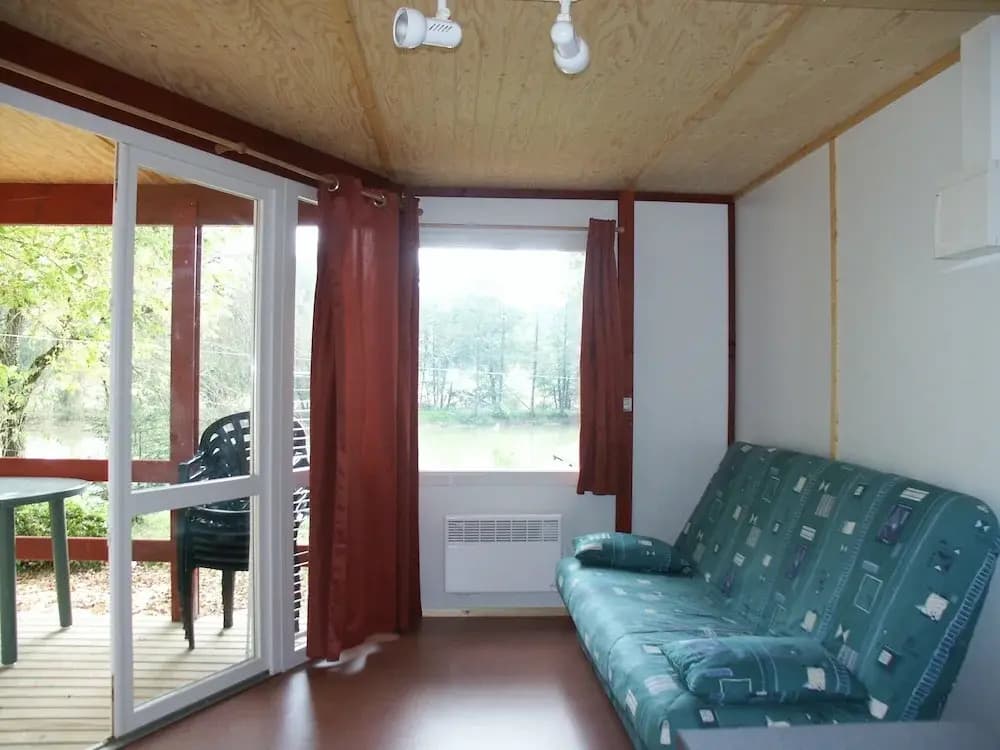 Camping Les Lacs de Courtes - Gîtes - Photo 2