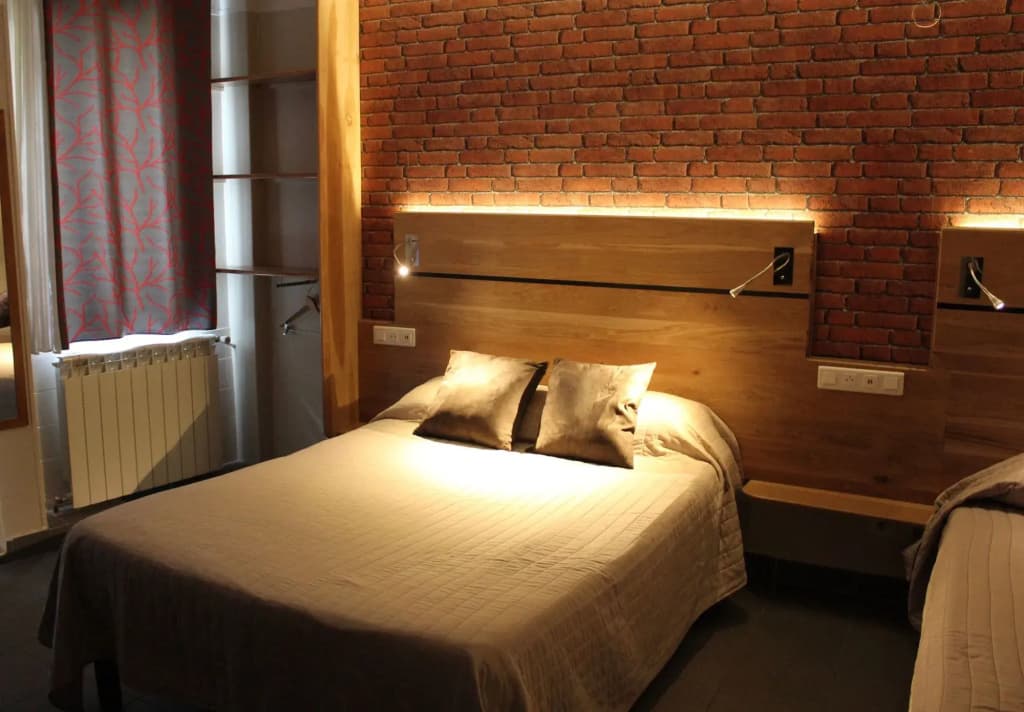 Hôtel des Pyrénées - Photo 4